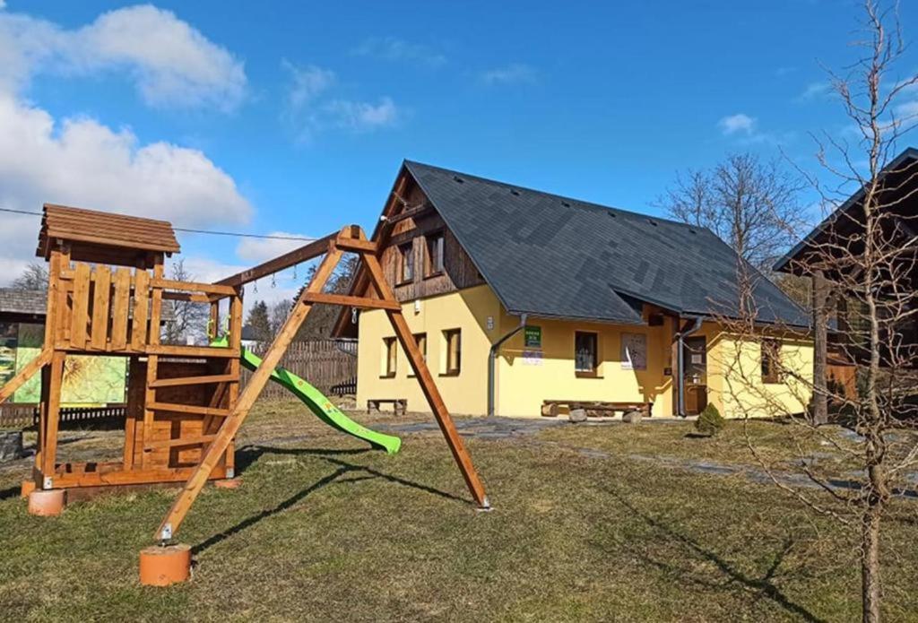 Pensiony A Ubytovani V Kempu Indiana Edrovice Exterior foto