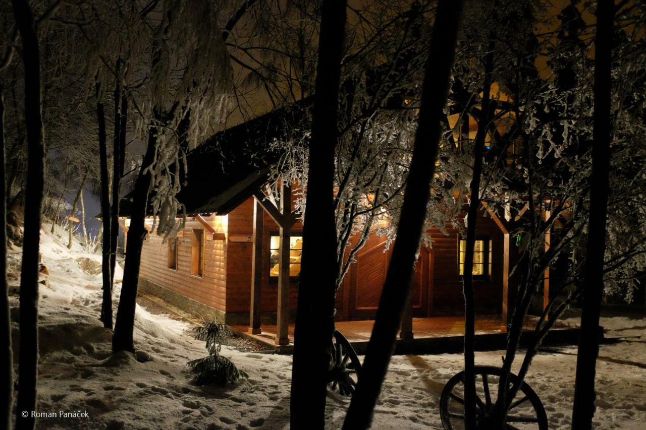 Pensiony A Ubytovani V Kempu Indiana Edrovice Exterior foto