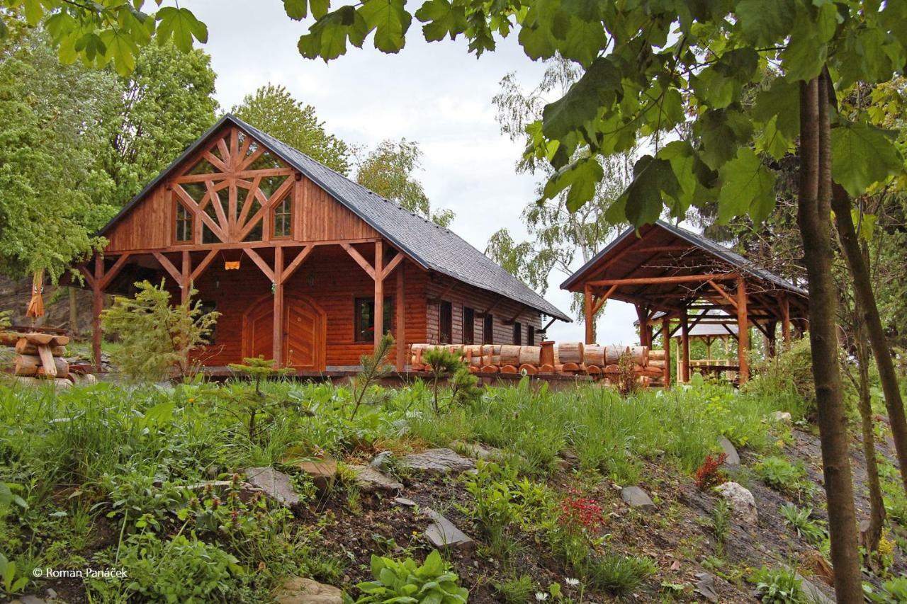 Pensiony A Ubytovani V Kempu Indiana Edrovice Exterior foto